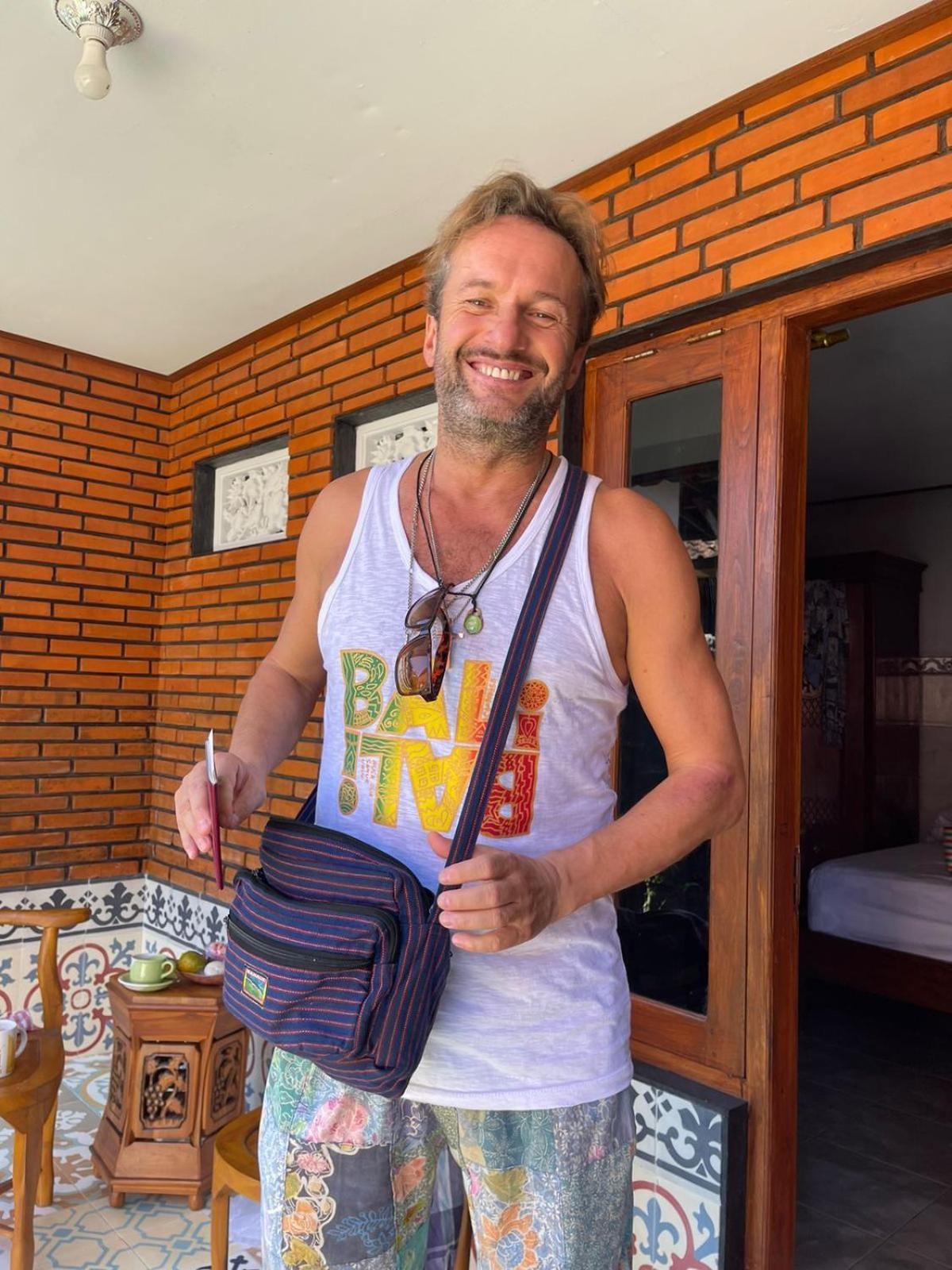 Raditya Homestay Mambat Екстериор снимка