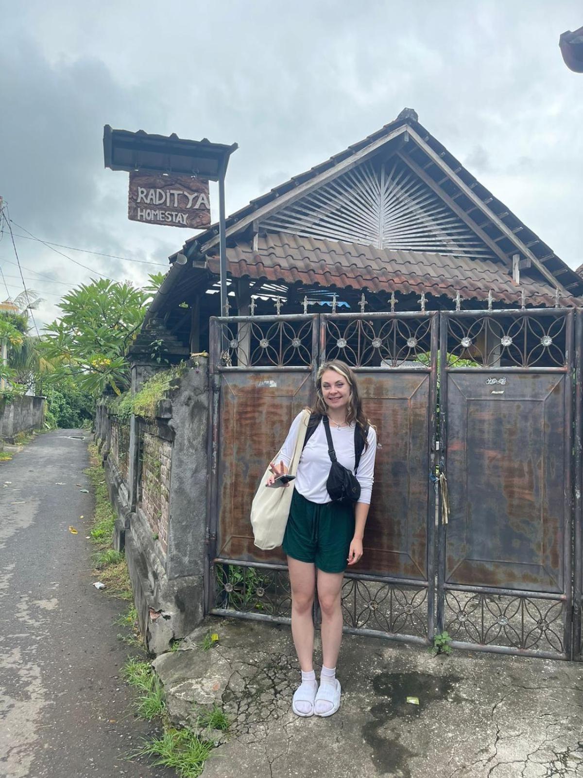 Raditya Homestay Mambat Екстериор снимка